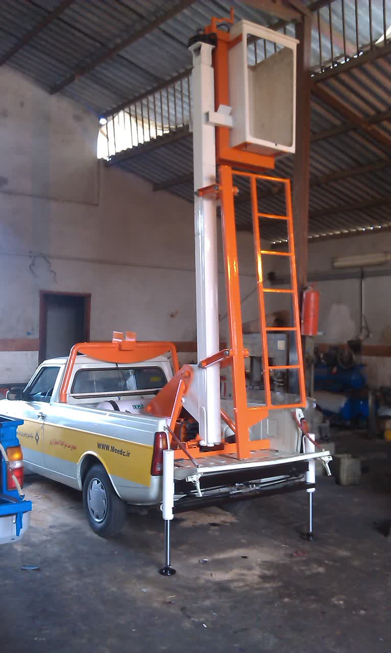 The lift can be installed on the boom of the AT900 van